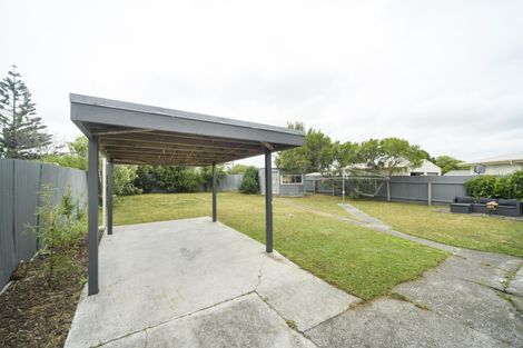 Photo of property in 17 Peters Avenue, Cloverlea, Palmerston North, 4412
