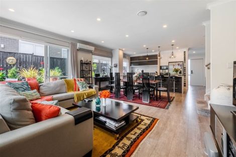 Photo of property in 15 Tawa Place, Orewa, 0931