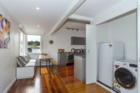 Photo of property in 14 Cornwall Street, Brooklands, New Plymouth, 4310