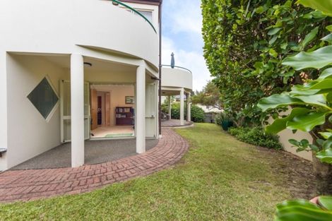 Photo of property in 4/30 Clarence Road, Northcote Point, Auckland, 0627