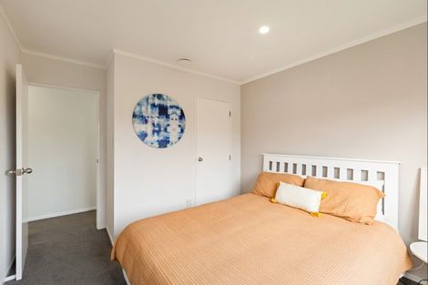 Photo of property in 100 Hillcrest Drive, Kelvin Grove, Palmerston North, 4414