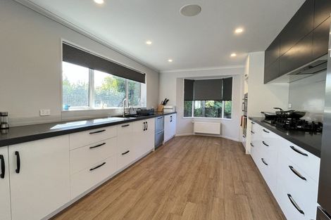 Photo of property in 10 Surrey Crescent, Hokowhitu, Palmerston North, 4410