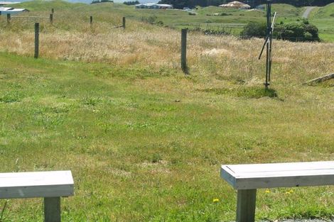 Photo of property in 27 Sandown Road, Te Horo Beach, Otaki, 5581