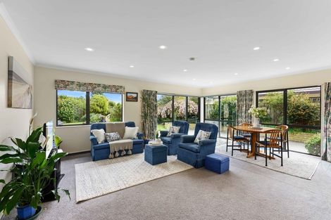 Photo of property in 166 Milne Drive, Paraparaumu, 5032