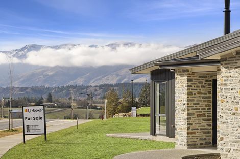 Photo of property in 33 Atkins Road, Luggate, Wanaka, 9382