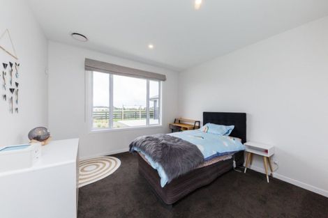 Photo of property in 33 Hartwell Drive, Kelvin Grove, Palmerston North, 4470