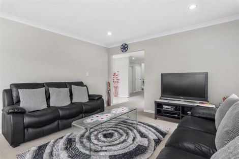 Photo of property in 9 Aditi Close, Massey, Auckland, 0614