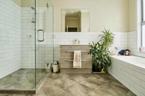 Photo of property in 37 Meadowbank Drive, Belmont, Lower Hutt, 5010