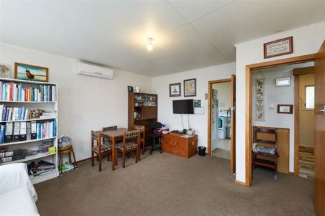 Photo of property in 35 Mcgiffert Street, Palmerston North, 4410