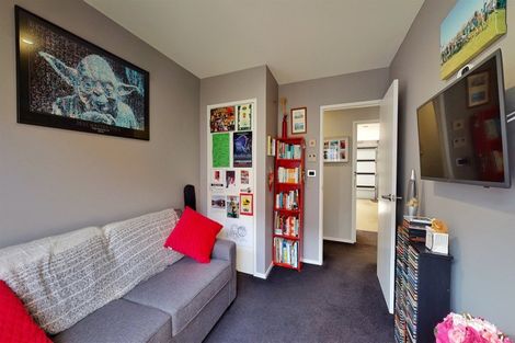 Photo of property in 94 Lake Panorama Drive, Henderson Valley, Auckland, 0612