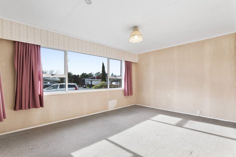 Photo of property in 8 Warren Place, Frankleigh Park, New Plymouth, 4310