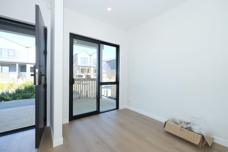 Photo of property in 4 Waimarie Drive, Karaka, 2578