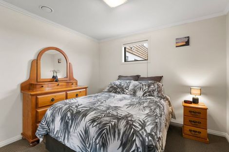 Photo of property in 5 Alpha Close, Wanaka, 9305