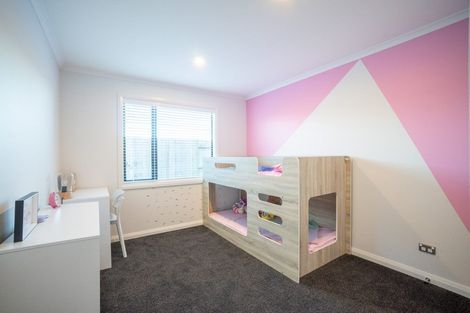 Photo of property in 3 Stratford Court, Fitzherbert, Palmerston North, 4410