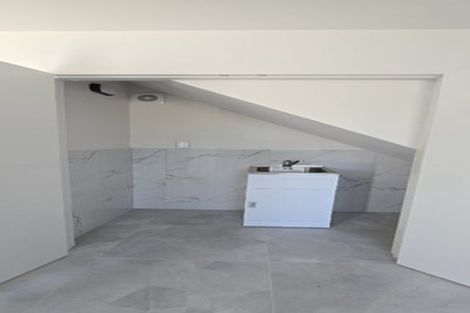 Photo of property in 8b Nield Road, Manurewa, Auckland, 2102