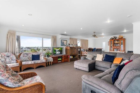 Photo of property in 59c One Tree Point Road, One Tree Point, 0118