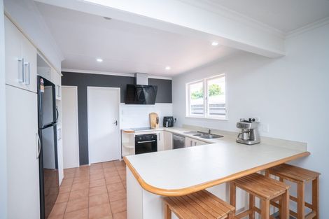 Photo of property in 1 Rakino Place, Awapuni, Palmerston North, 4412