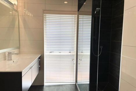 Photo of property in 2 Kaniere Place, Half Moon Bay, Auckland, 2012