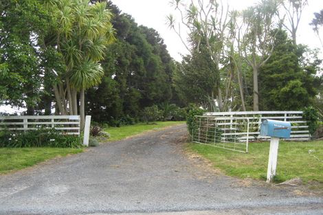 Photo of property in 270 Tawa Road, Kumeu, 0891