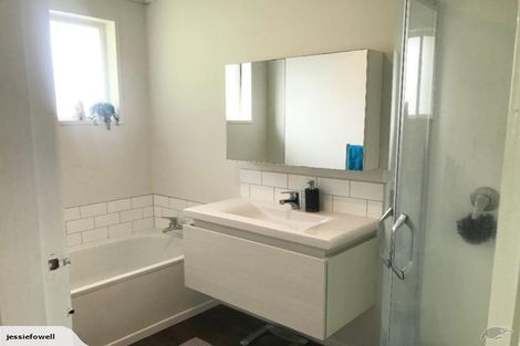 Photo of property in 29 Beaumont Crescent, Frankleigh Park, New Plymouth, 4310