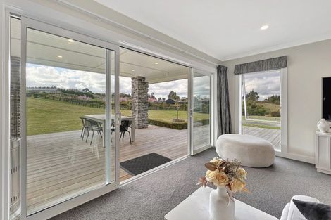 Photo of property in 7 Lochinvar Lane, Acacia Bay, Taupo, 3385