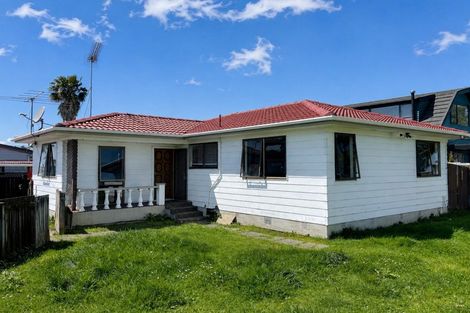 Photo of property in 6 Waterview Road, Favona, Auckland, 2024