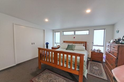 Photo of property in 14a Bank Street, Hillcrest, Auckland, 0627