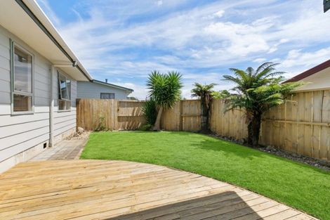 Photo of property in 28 Dingadee Street, Welcome Bay, Tauranga, 3112