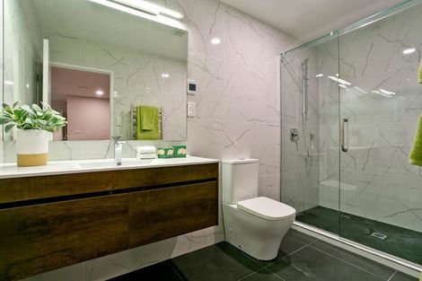 Photo of property in 25 Para Close, Fairview Heights, Auckland, 0632