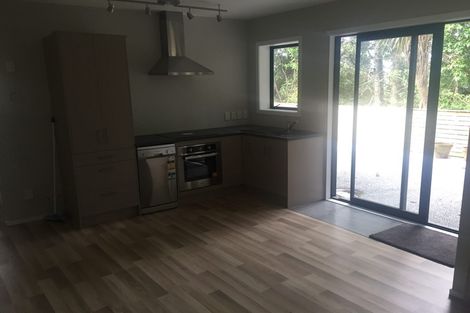 Photo of property in 1 Heaton Grove, Chatswood, Auckland, 0626