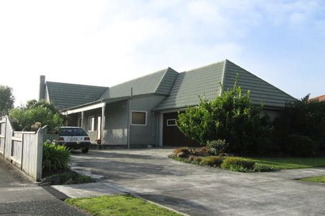 Photo of property in 15 Greenwood Place, Fitzherbert, Palmerston North, 4410