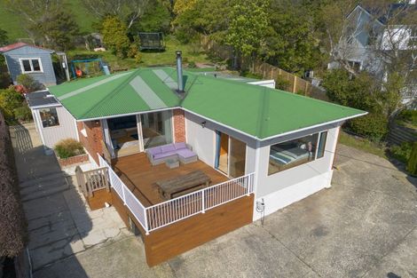 Photo of property in 34 Bayne Terrace, Macandrew Bay, Dunedin, 9014