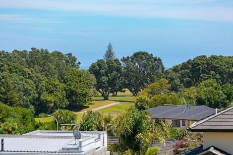 Photo of property in 20 Links Drive, Waiwhakaiho, New Plymouth, 4312