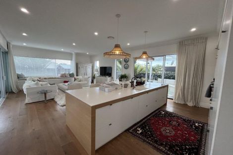 Photo of property in 161 Lemon Street, Strandon, New Plymouth, 4312