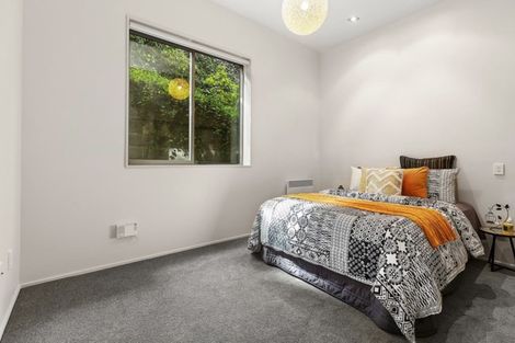 Photo of property in 2/2 Onslow Road, Khandallah, Wellington, 6035