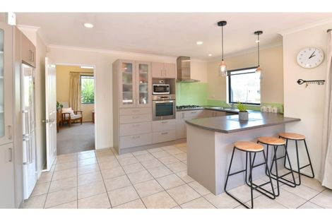 Photo of property in 88a Brian Crescent, Stanmore Bay, Whangaparaoa, 0932