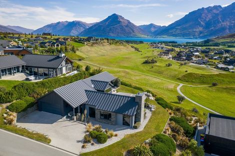 Photo of property in 5 Afton Lane, Jacks Point, Queenstown, 9371
