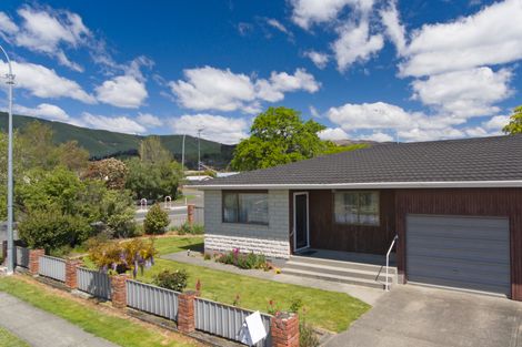 Photo of property in 1 Byron Place, Stoke, Nelson, 7011