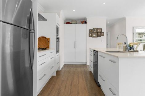 Photo of property in 20 Fearnley Grove, Pyes Pa, Tauranga, 3112