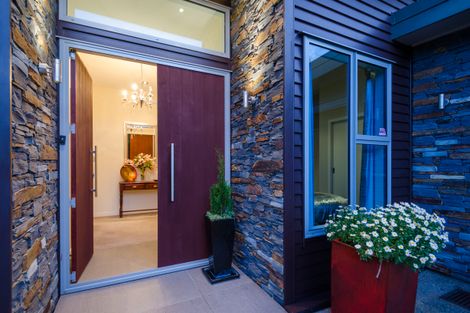 Photo of property in 5a Bernleigh Terrace, West Harbour, Auckland, 0618