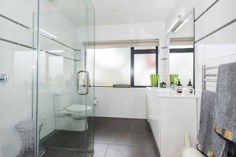 Photo of property in 2-3/270 Jervois Road, Herne Bay, Auckland, 1011