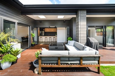 Photo of property in 35 Freedom Drive, Kelvin Grove, Palmerston North, 4414