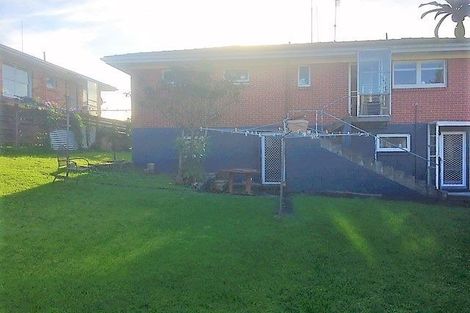 Photo of property in 2 Anne Road, Hillcrest, Auckland, 0627