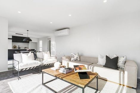 Photo of property in 307a Mount Pleasant Road, Mount Pleasant, Christchurch, 8081