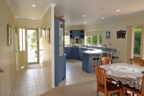 Photo of property in 22 Bermuda Place, One Tree Point, 0118