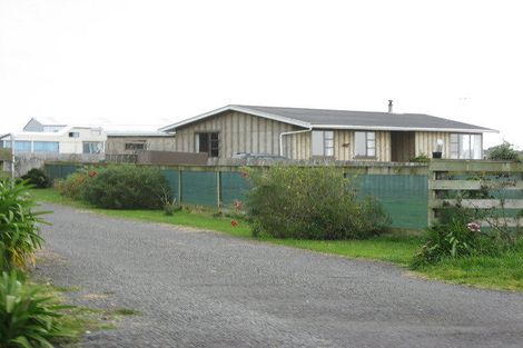 Photo of property in 132 Wairau Road, Oakura, New Plymouth, 4374
