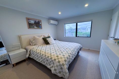Photo of property in 24 Arthur Rolfe Lane, Swanson, Auckland, 0614