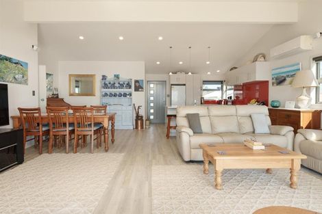 Photo of property in 355 Pukehina Parade, Pukehina, Te Puke, 3189