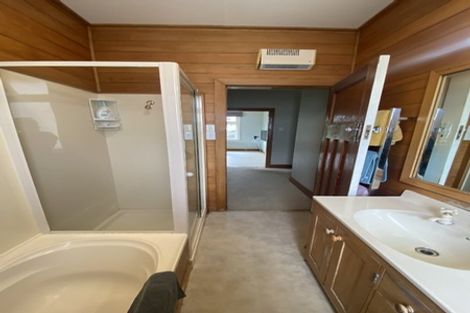 Photo of property in 4 Collier Avenue, Karori, Wellington, 6012