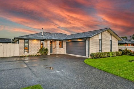 Photo of property in 100 Helenslee Road, Pokeno, 2472